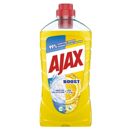 Przezroczysta butelka z żółtym płynem do czyszczenia Ajax Boost z czerwoną nakrętką i etykietą przedstawiającą sodę oczyszczoną oraz cytrynę.