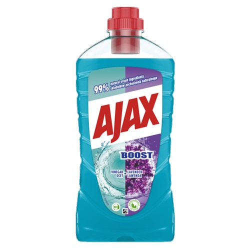 Przezroczysta butelka z niebiesko-turkusowym płynem do czyszczenia Ajax Boost z czerwoną nakrętką i etykietą przedstawiającą ocet oraz lawendę.