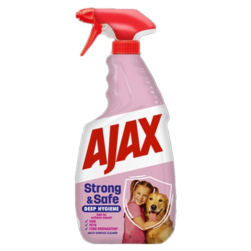 Płyn do mycia szyb i powierzchni laminowanych w sprayu Ajax Triple Action na białym tle. Niebieska plastikowa butelka wyposażona jest w czerwoną pompkę. Biała etykieta zawiera duże czerwone logo Ajax oraz zielony pasek na górze z napisem "99% Natural Origin Formula". Na niebieskim tle umieszczono napis "TRIPLE ACTION", "GLASS & LAMINATED SURFACES" i "100% STREAK FREE", a także grafikę przedstawiającą czyste, słoneczne okno oraz kod kreskowy.
